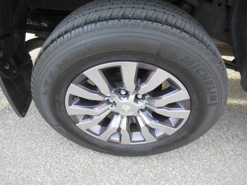 Used 2021 Toyota Tacoma Limited image 10