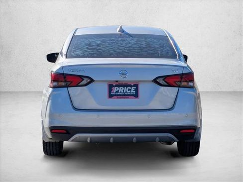 Used 2020 Nissan Versa SV image 7