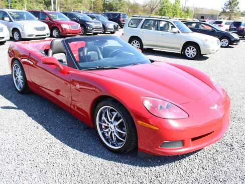 Used 2005 Chevrolet Corvette Convertible w/ Preferred Equipment Group RWD image 4