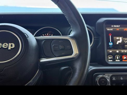 Used 2019 Jeep Wrangler Unlimited Sahara AWD/4WD image 19