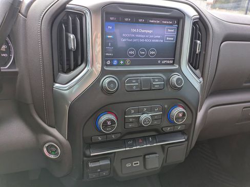 Used 2021 Chevrolet Silverado 2500 LT w/ Convenience Package image 11