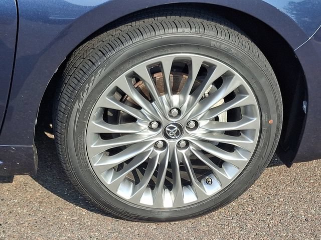 Used 2016 Toyota Avalon Limited w/ Toyota Safety Sense Package FWD image 8