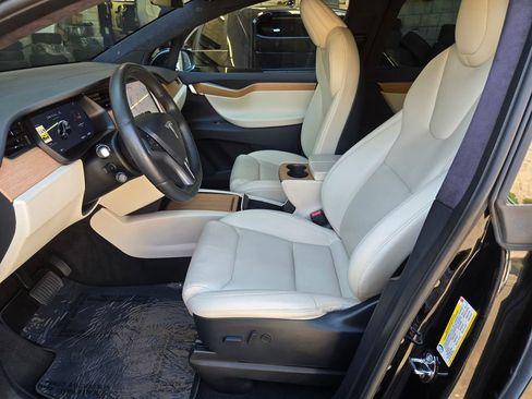 Used 2021 Tesla Model X Long Range AWD/4WD image 17
