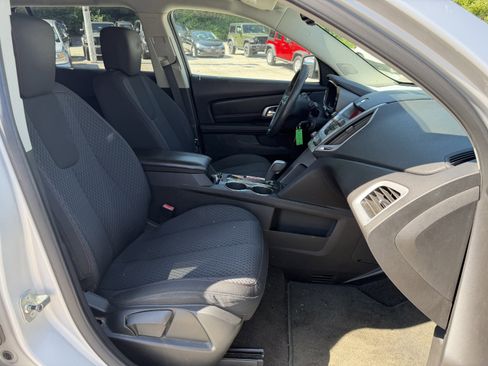 Used 2010 GMC Terrain SLE FWD image 11