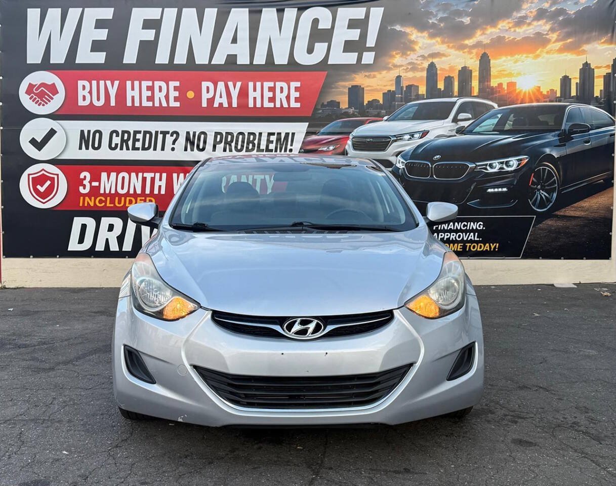 Used 2012 Hyundai Elantra GLS FWD image 2
