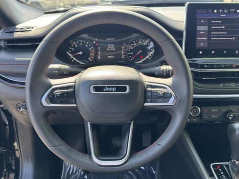 Used 2024 Jeep Compass Trailhawk image 25