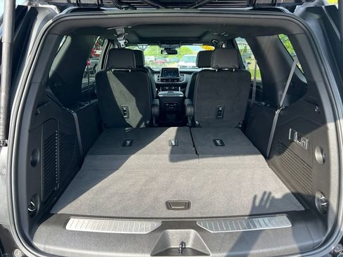 Used 2023 Chevrolet Tahoe Z71 w/ Luxury Package AWD/4WD image 27