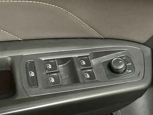 Used 2021 Volkswagen Atlas SE image 13