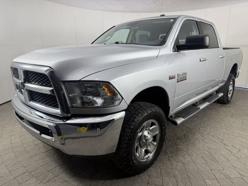 Used 2017 RAM 2500 SLT AWD/4WD image 3