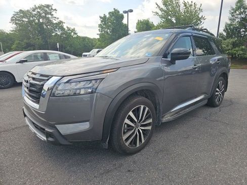 Certified 2025 Nissan Pathfinder Platinum w/ Cargo Package AWD/4WD image 1