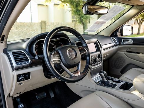 Used 2018 Jeep Grand Cherokee Limited image 26