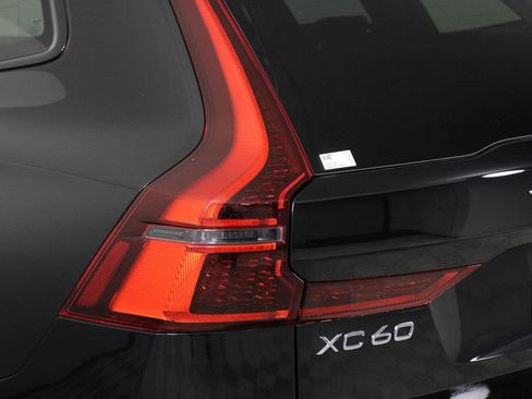 Certified 2026 Volvo XC60 B5 Plus AWD/4WD image 18