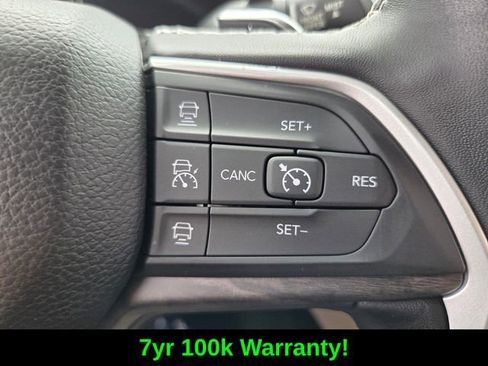 Certified 2022 Jeep Grand Cherokee Limited w/ Luxury Tech Group II image 27