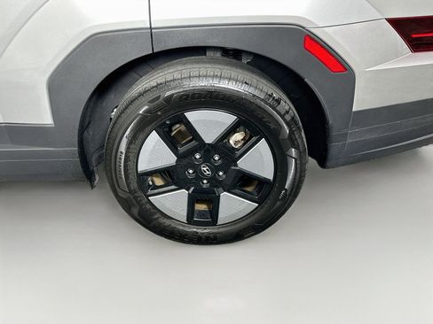 Used 2025 Hyundai Santa Fe SEL FWD image 11