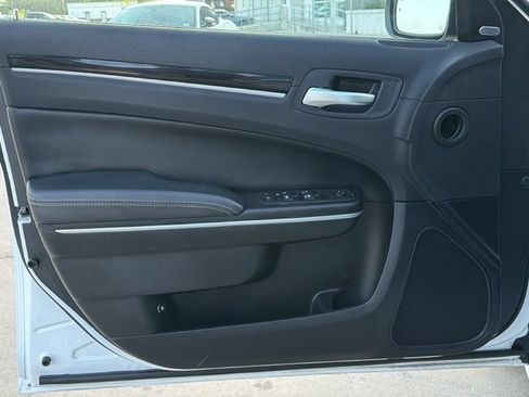 Used 2023 Chrysler 300 S RWD image 11