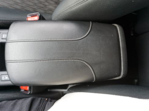 Used 2018 Nissan Rogue SV image 20