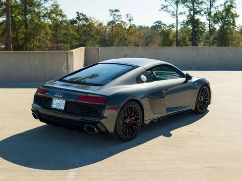Used 2020 Audi R8 V10 w/ Carbon Exterior Package image 12