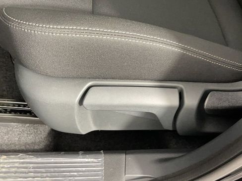 New 2025 Nissan Rogue S image 30