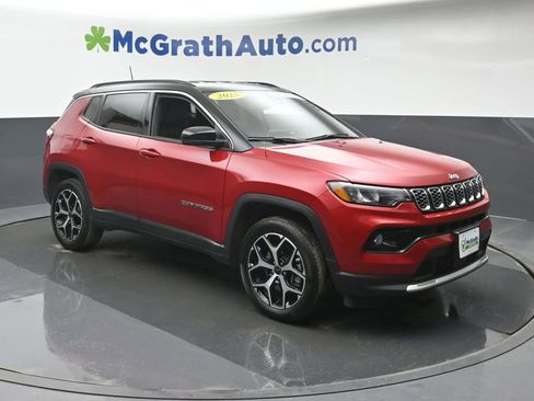 Used 2025 Jeep Compass Limited AWD/4WD image 2