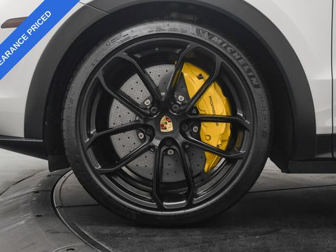 Used 2023 Porsche Cayenne Turbo GT image 31