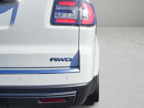 Used 2015 GMC Acadia SLT image 23