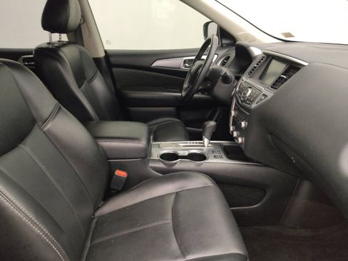 Used 2019 Nissan Pathfinder SL w/ SL Premium Package FWD image 21