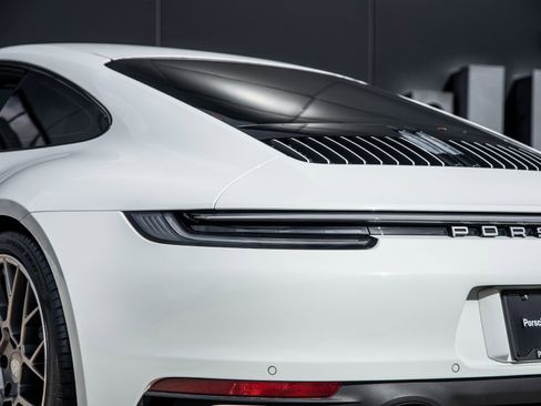Certified 2022 Porsche 911 Carrera 4S image 13
