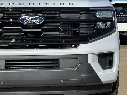 New 2025 Ford Expedition Active image 6