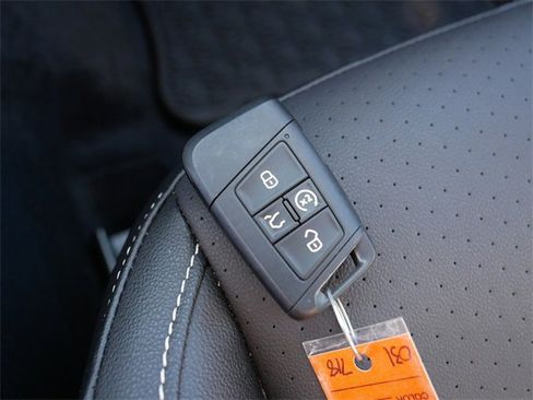 Certified 2024 Volkswagen Jetta SE image 36