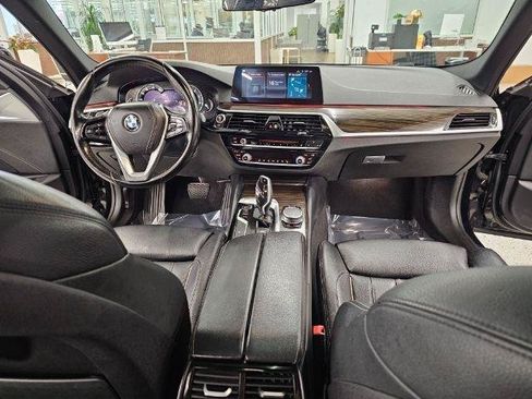 Used 2019 BMW 530i xDrive w/ Convenience Package AWD/4WD image 16