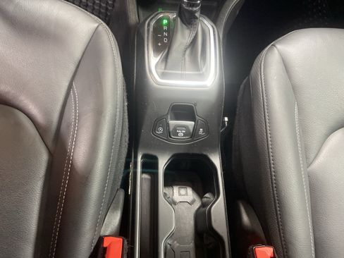 Used 2023 Jeep Renegade Limited w/ Sun/Sound Group AWD/4WD image 21