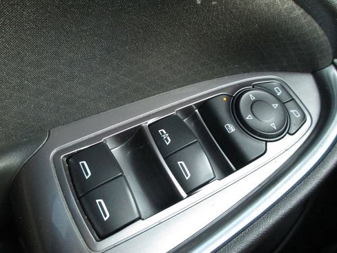 Used 2018 Chevrolet Malibu LT image 23