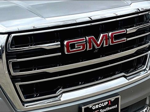 Used 2023 GMC Yukon XL SLT w/ SLT Luxury Package AWD/4WD image 29