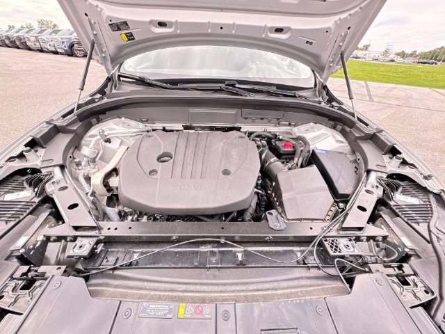 Used 2024 Volvo XC60 B5 Plus w/ Protection Package Premier AWD/4WD image 31