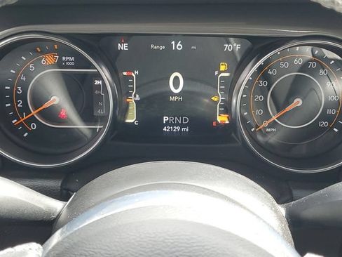 Used 2021 Jeep Wrangler Unlimited Sahara AWD/4WD image 19