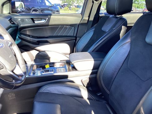 Used 2019 Ford Edge ST w/ Equipment Group 401A AWD/4WD image 12