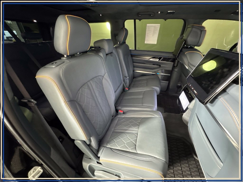 Used 2024 Jeep Grand Wagoneer Series III w/ Rear Seat Video Group 1 AWD/4WD image 39