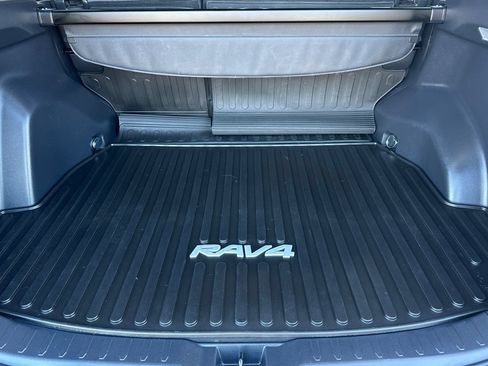 Used 2020 Toyota RAV4 XLE w/ All Weather Liner Package FWD image 17