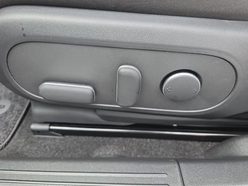 Used 2025 Hyundai Ioniq 5 SE image 17