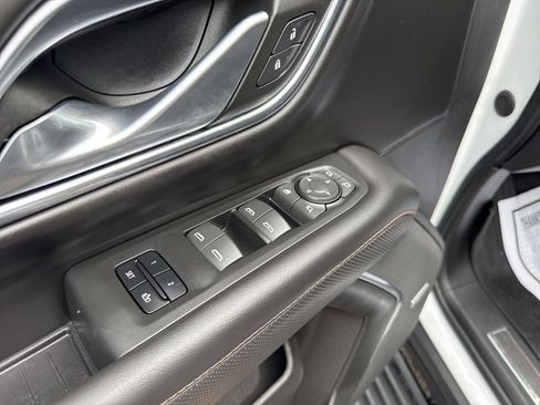 Used 2022 GMC Yukon AT4 AWD/4WD image 15