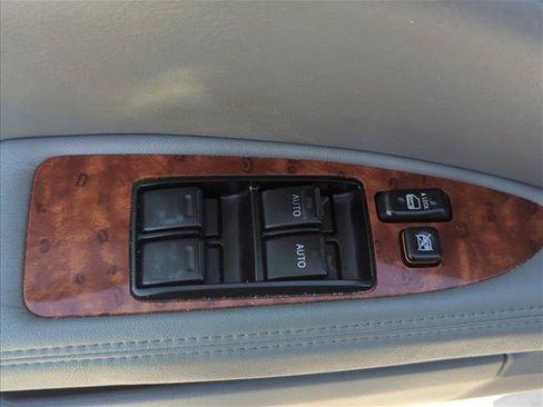 Used 2005 Toyota Avalon XLS FWD image 8