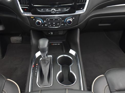 Used 2023 Chevrolet Traverse Premier image 19