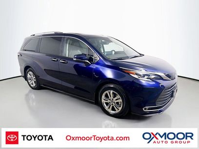 Used 2022 Toyota Sienna Platinum