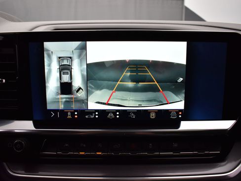 Used 2025 Chevrolet Silverado 1500 High Country image 31