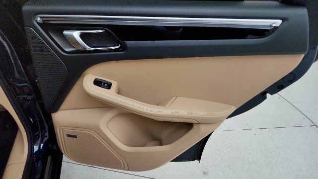 Used 2019 Porsche Macan S AWD/4WD image 39