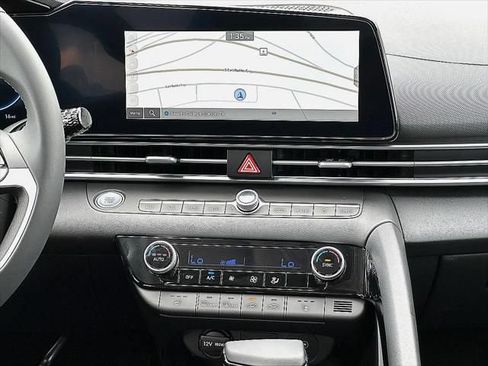 Used 2024 Hyundai Elantra SEL w/ Convenience Package FWD image 23
