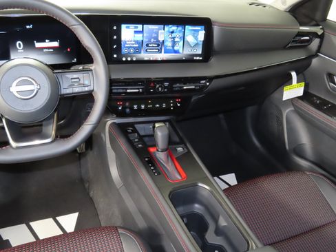 New 2026 Nissan Kicks SR w/ SR Premium Package image 8