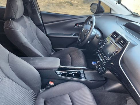 Used 2020 Toyota Prius Prime LE image 22