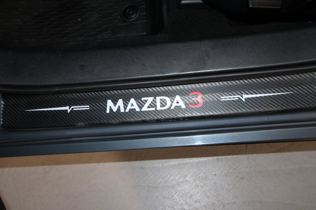 Used 2023 MAZDA MAZDA3 s AWD/4WD image 7
