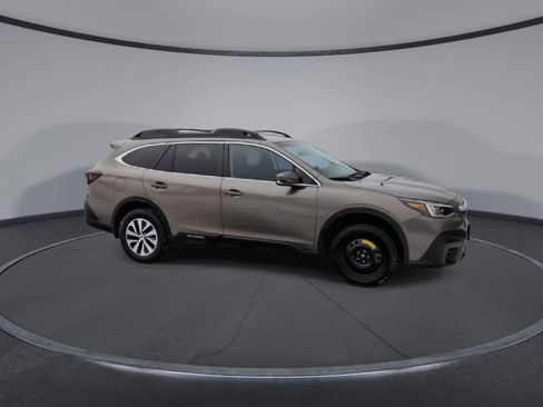 Used 2022 Subaru Outback Premium image 9